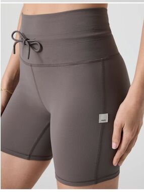 Vuori Daily Bike Hi-Rise Short, 5" Inseam, Chia, Size Large